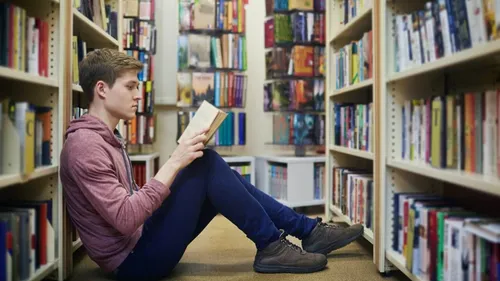 Un constat "inquiétant" : les jeunes lisent de moins en moins
