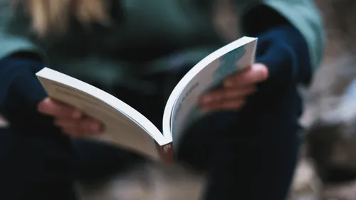 Écrans ou livres, les jeunes ont choisi selon une récente étude