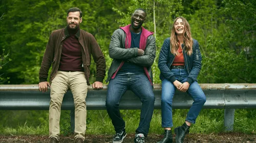 "Loin du périph" : Omar Sy et Laurent Lafitte reprennent du service !