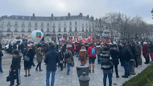 Grève des enseignants : les syndicats reçus en fin d'après-midi par...