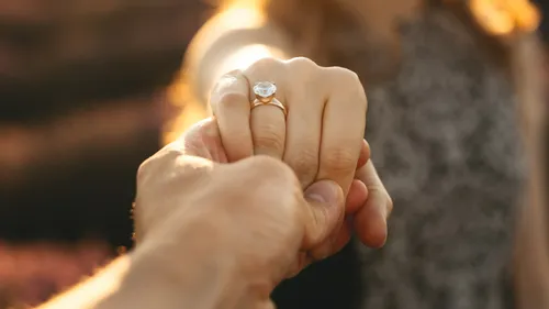 Une médaille et une bague : la journée "émotion" de Charline Picon...