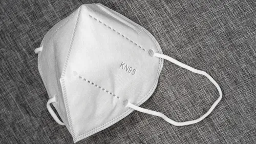 Mayenne : des masques FFP2 et des autotests distribués aux agents...