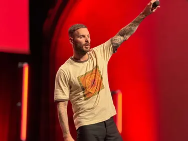 Matt Pokora déclare son amour dans son nouveau hit