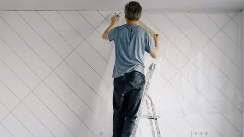 À 20 ans, il achète une entreprise pour sa maman