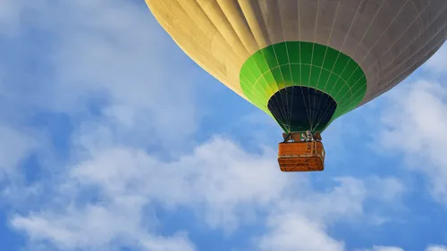 Maine-et-Loire : la montgolfière percute une ligne électrique de 20...