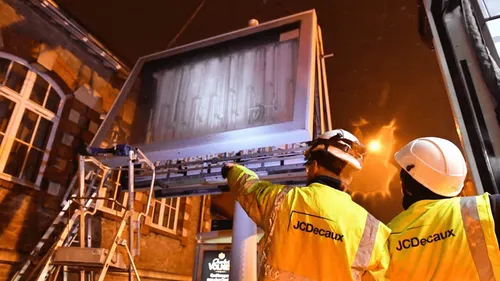 Nantes : 120 panneaux publicitaires démontés dans la nuit