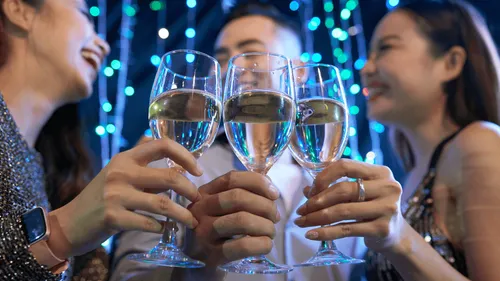 Réveillon du 31 décembre : 7 Français sur 10 envisagent de...