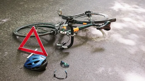 Rennes : un véhicule percute un groupe de cyclistes, un mort et...