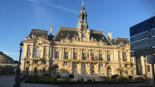 Tours féminise ses noms de rues 