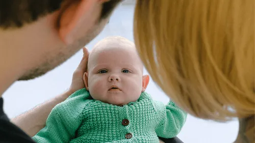 Suède : Un couple interdit d’appeler son bébé Vladimir Poutine