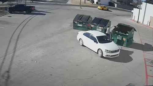 États-Unis : une femme jette son bébé vivant dans une benne à ordures