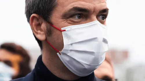 Masque : "La fin de l'obligation ne signifie pas la fin de la...