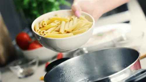 Elle poursuit une marque en justice car ses pâtes cuisent trop...