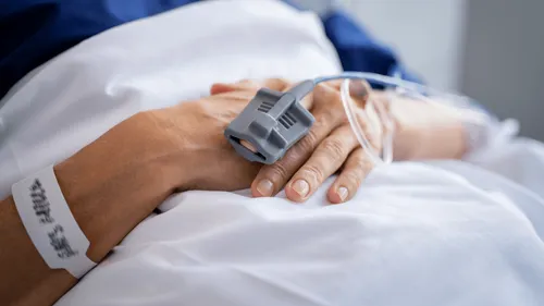 Fin de vie : Emmanuel Macron annonce une loi sur l'aide à mourir