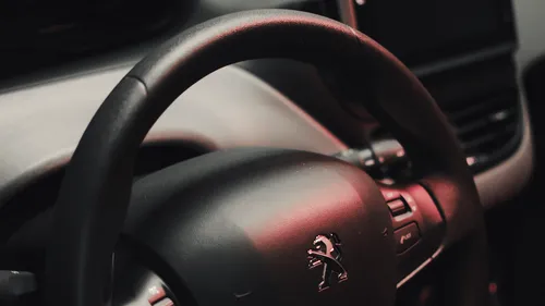 Stellantis choisit Amazon pour connecter ses véhicules