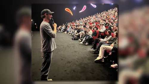 Pierre Niney arrive par surprise dans un cinéma nantais
