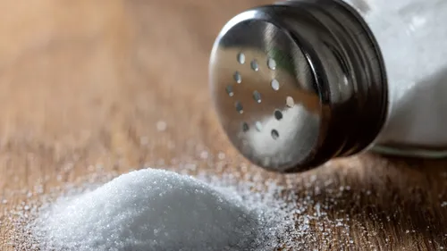 De la poudre d’or cachée dans les salières d’une célèbre marque