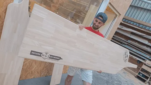 Maine-et-Loire : deux artisans visent le record de la plus grande...