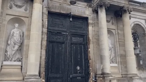 Jusqu'à six ans de prison ferme pour les incendiaires de la porte...