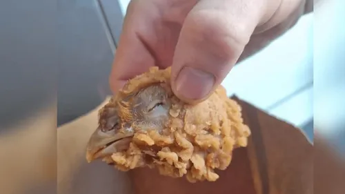 Angleterre : une cliente de KFC découvre une tête de poulet dans sa...