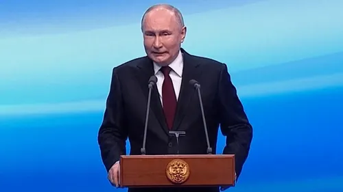Réélu pour 6 ans, Vladimir Poutine promet que "la Russie ne se...
