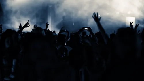 Indre-et-Loire : une rave party interdite rassemble plus de 1 000...