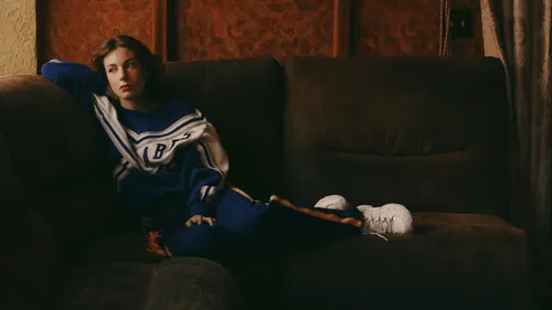 Adé en interview dans le 16-20 