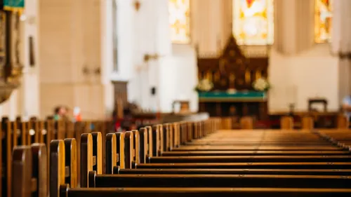 Vols et dégradations dans des églises d’Indre-et-Loire : un jeune...