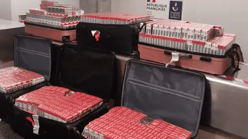 Près de 100 kilos de cigarettes de contrebande saisies à l’aéroport...
