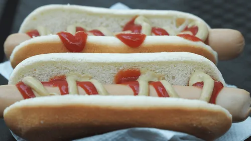 Psychose sur une île néo-zélandaise : qui livre des saucisses dans...