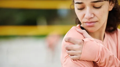Les piqûres mystérieuses de retour en pleine saison des festivals ?