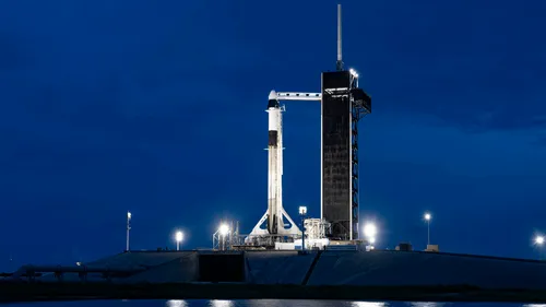 Les premiers touristes spatiaux de SpaceX décollent jeudi