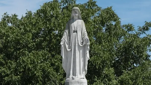 Île de Ré : la bataille autour d'une statue de la Vierge Marie...