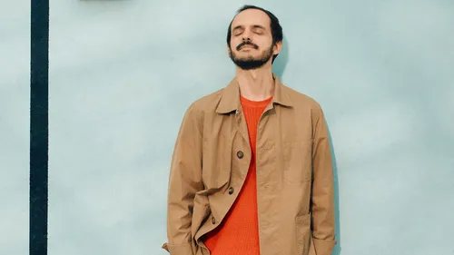 Sylvain Duthu, chanteur de Boulevard des Airs, présente sur...