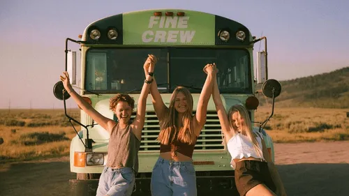 Trompées par le même homme, elles deviennent meilleures amies et...