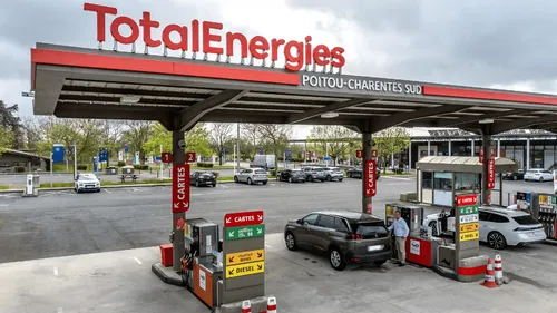 Crise du carburant : les stations Total prises d'assaut, certaines...