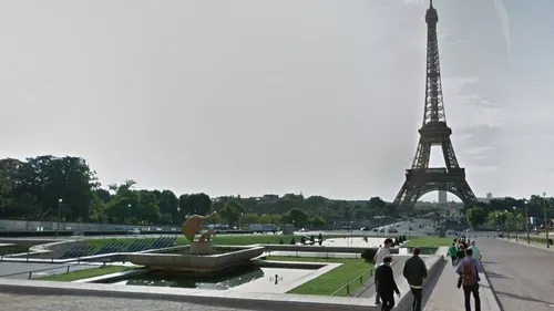 Deux Américains passent la nuit dans la Tour Eiffel
