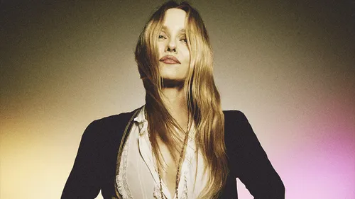 Vanessa Paradis de retour après 7 ans d'absence : découvrez sa...