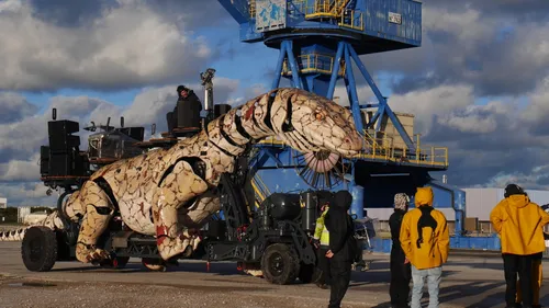 Le Varan, la dernière création de la Machine de Nantes en route...