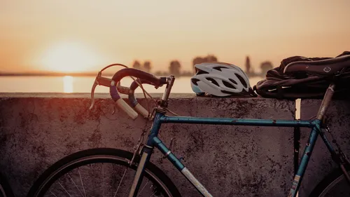 Vélo : des sénateurs relancent la bataille du casque obligatoire