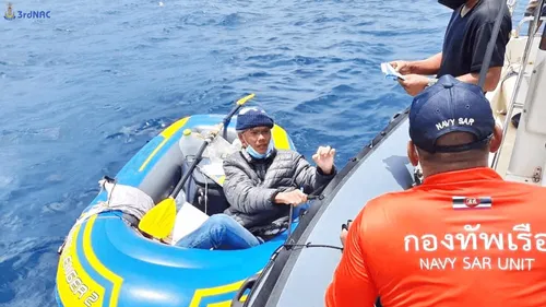 Pour retrouver sa femme, il tente de rallier l'Inde à la rame...