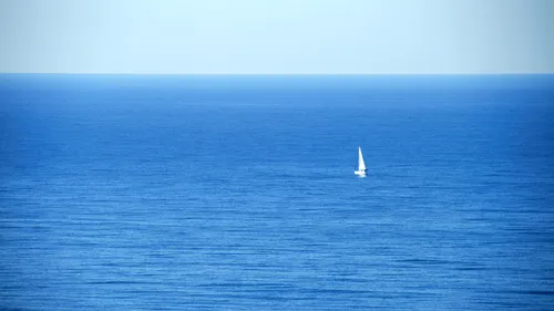 Mystère autour d'un voilier à la dérive au large de la côte atlantique