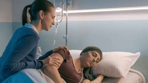 Après des mois de chimiothérapie, elle apprend que son cancer n'a...