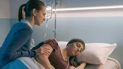 Après des mois de chimiothérapie, elle apprend que son cancer n'a...