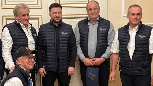 Des marins pêcheurs-bretons remerciés par Volodymyr Zelensky en...