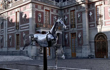 Nantes : changement d'adresse pour Zeus, le cheval mécanique des JO !