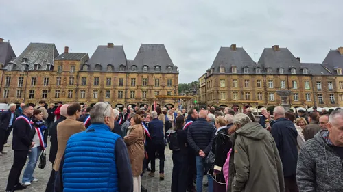 Ardennes - Elus et citoyens rassemblés à Charleville pour dénoncer...