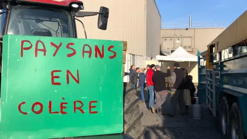 [Reportage] Mobilisation des agriculteurs : les hypermarchés de...