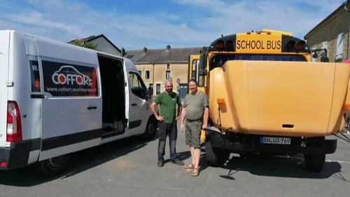Un bus américain tombe en panne dans un village des Ardennes