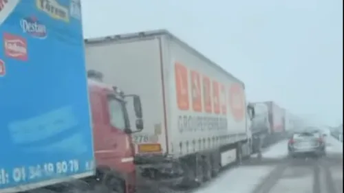 Neige : plus de 200 poids lourds arrêtés dans les Ardennes